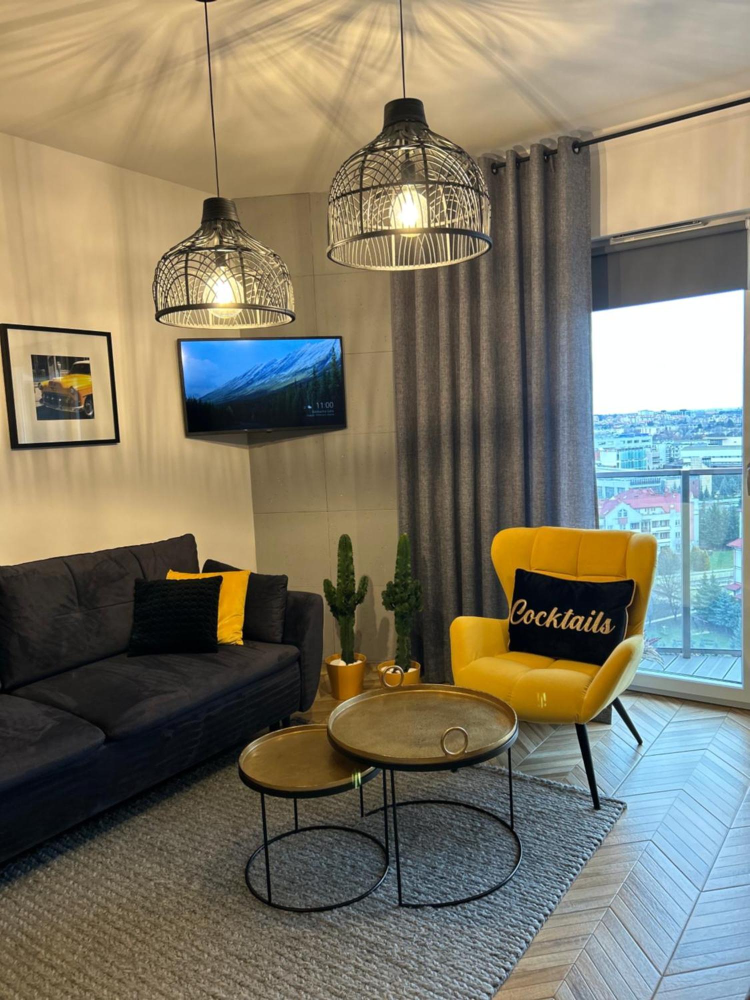 Capital Towers "First Class" Rzeszów Buitenkant foto